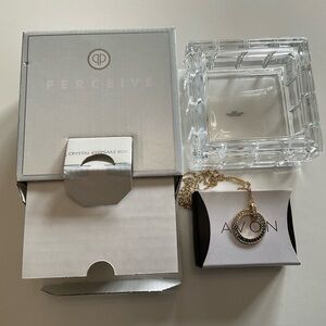 New Avon Perceive Crystal Keepsake Box 1999 Made in France with Bonus Necklace